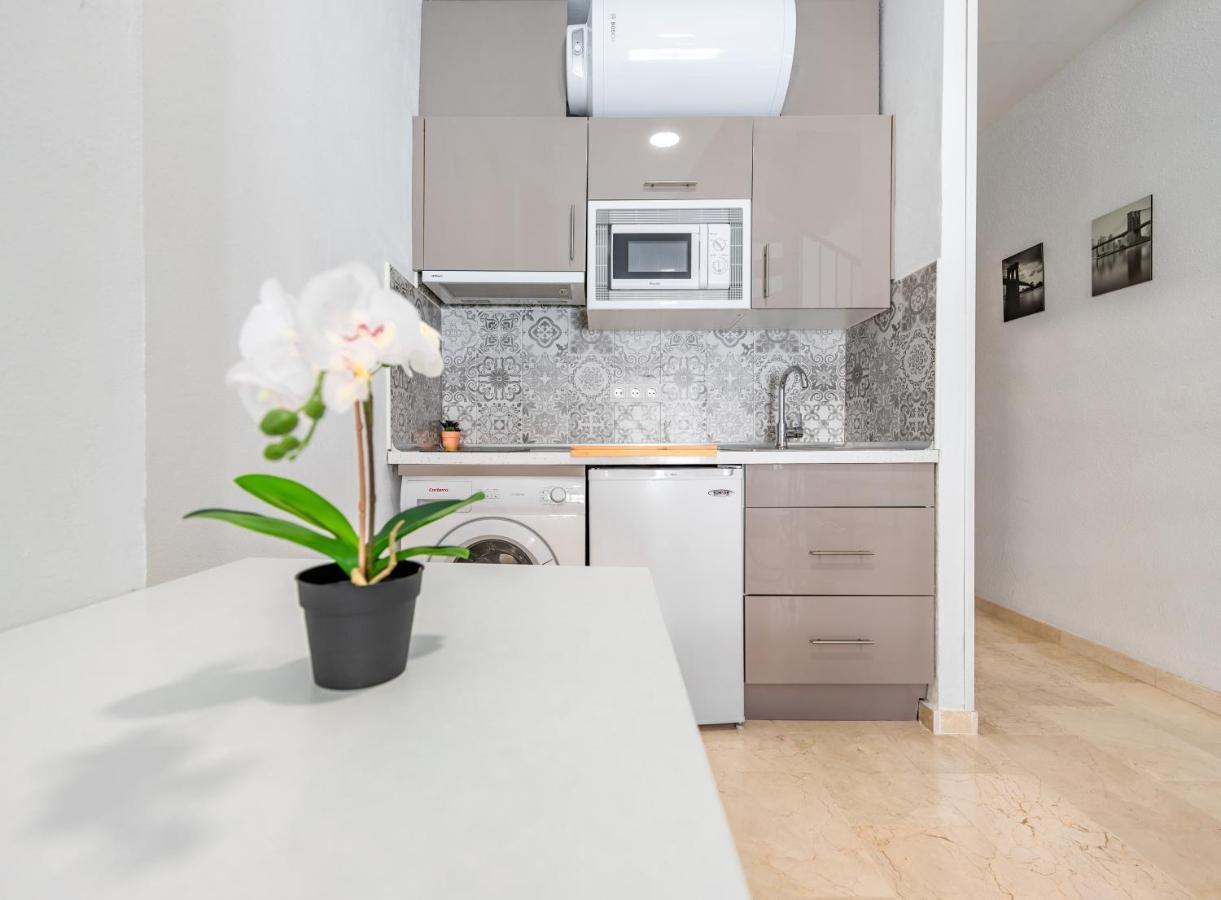 Appartement Private Rooftop & Elegant Studio - Center By Rems à Málaga Extérieur photo
